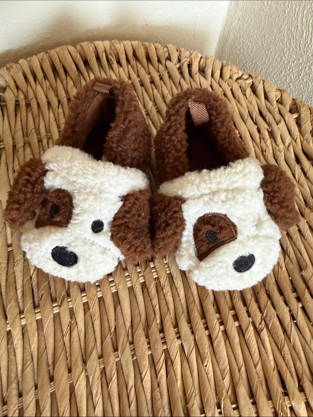 Cozy Puppy Plush Slip-On Kids Slippers - Cream & Brown